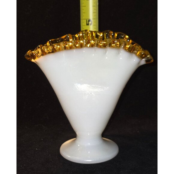 1950s Fenton Milk Glass Fan Vase with Amber ruffle trim - Picture 4 of 6